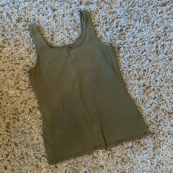 Perfect Tank - Picture 3 of 3